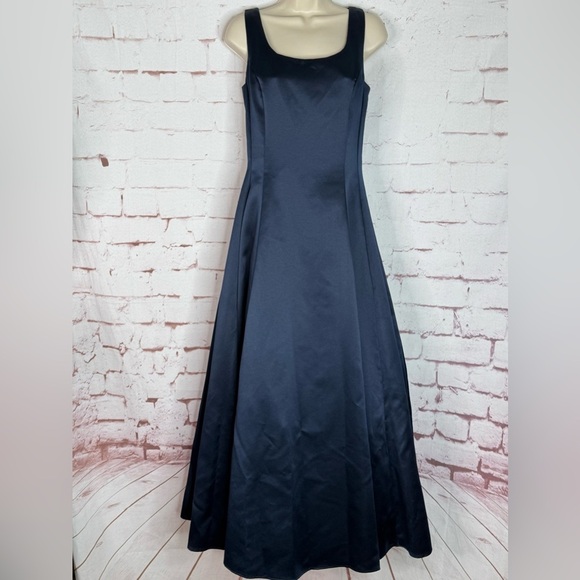 JESSICA McCLINTOCK Navy Satin Floor Length Gown Size 10 Satin Roses Formal Dress - Picture 8 of 16